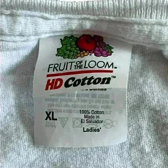 White Women’s Short Sleeve Tee Shirt Size XL Fruit of the Loom Shark Fin Water - Picture 4 of 6